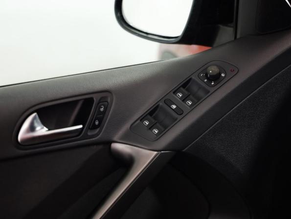Volkswagen Tiguan I с пробегом 2009 года, цена 1 299 000 рублей, 137695 км, внедорожник, Автокод Объявления
