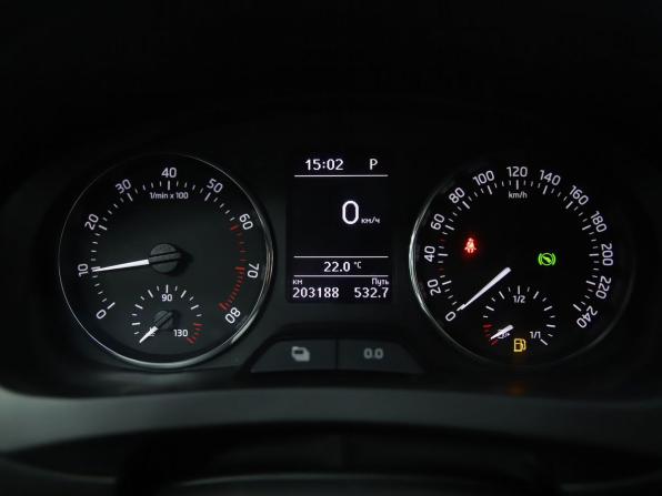Skoda Rapid I с пробегом 2014 года, цена 850 000 рублей, 203188 км, лифтбек, Автокод Объявления