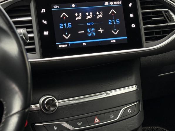 Peugeot 308 III с пробегом 2021 года, цена 1 230 000 рублей, 202495 км, универсал, Автокод Объявления