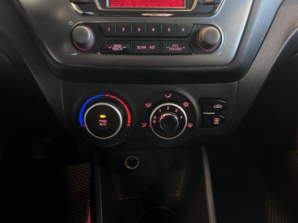Kia Rio III с пробегом 2015 года, цена 695 000 рублей, 157658 км, седан, Автокод Объявления