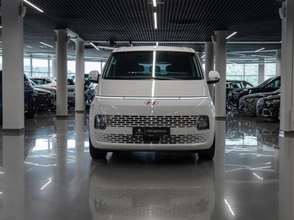 Hyundai Staria I с пробегом 2021 года, цена 5 380 000 рублей, 49261 км, минивэн, Автокод Объявления
