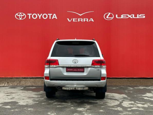 Toyota Land Cruiser 200 Series Рестайлинг 2 с пробегом 2017 года, цена 5 750 000 рублей, 99000 км, внедорожник, Автокод Объявления