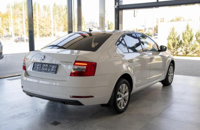 Skoda Octavia III (A7) Рестайлинг с пробегом 2019 года, цена 2 240 000 рублей, 159486 км, лифтбек, Автокод Объявления
