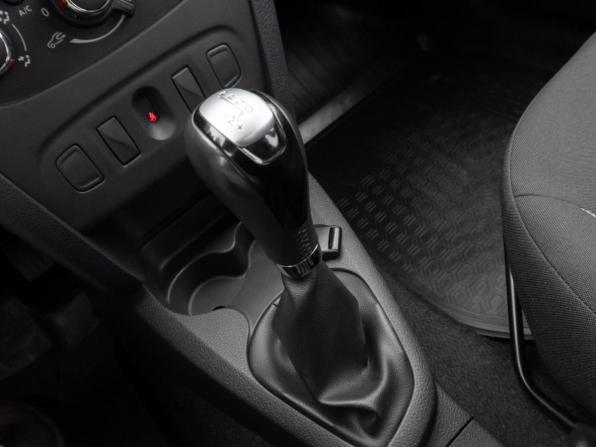 Renault Logan II Рестайлинг с пробегом 2019 года, цена 1 160 000 рублей, 44761 км, седан, Автокод Объявления
