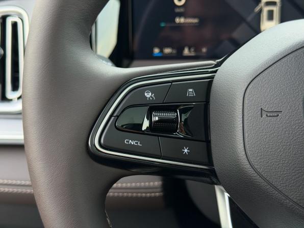 Geely Monjaro I Рестайлинг 2 с пробегом 2026 года, цена 4 150 000 рублей, 25 км, внедорожник, Автокод Объявления