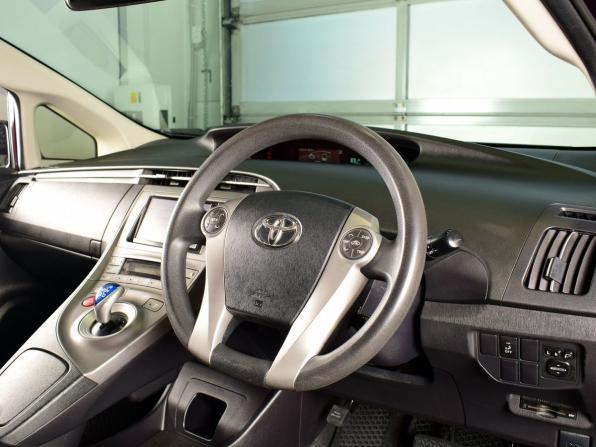 Toyota Prius III Рестайлинг (XW30) с пробегом 2015 года, цена 1 099 999 рублей, 164326 км, лифтбек, Автокод Объявления