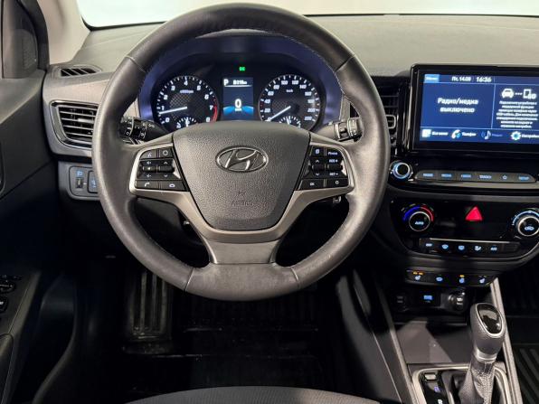 Hyundai Solaris II Рестайлинг с пробегом 2022 года, цена 1 749 800 рублей, 51000 км, седан, Автокод Объявления