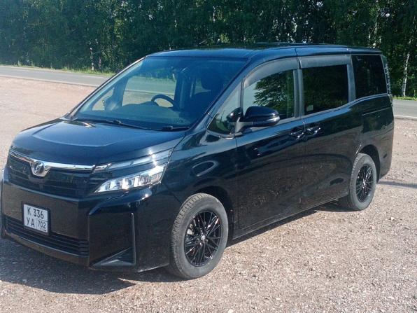 Toyota Voxy III (R80) Рестайлинг с пробегом 2018 года, цена 2 700 000 рублей, 88347 км, минивэн, Автокод Объявления