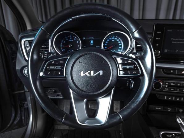 Kia Ceed III Рестайлинг с пробегом 2022 года, цена 2 339 000 рублей, 65899 км, универсал, Автокод Объявления