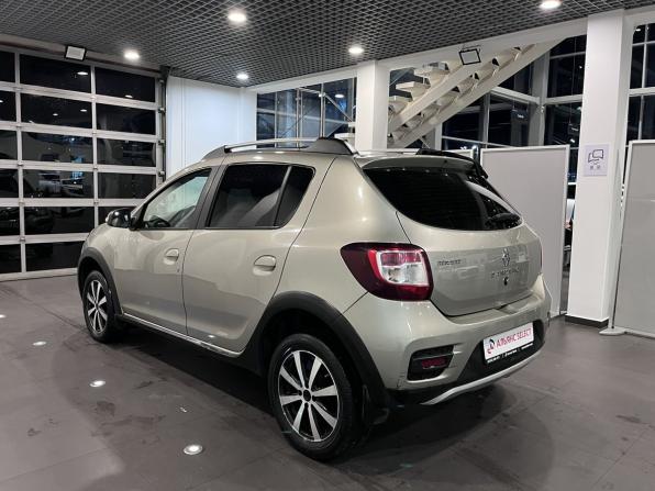 Renault Sandero II с пробегом 2016 года, цена 835 000 рублей, 294352 км, хэтчбек, Автокод Объявления