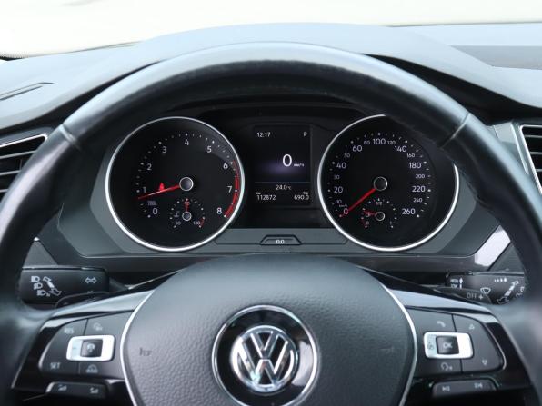 Volkswagen Tiguan II с пробегом 2018 года, цена 2 550 000 рублей, 112871 км, внедорожник, Автокод Объявления
