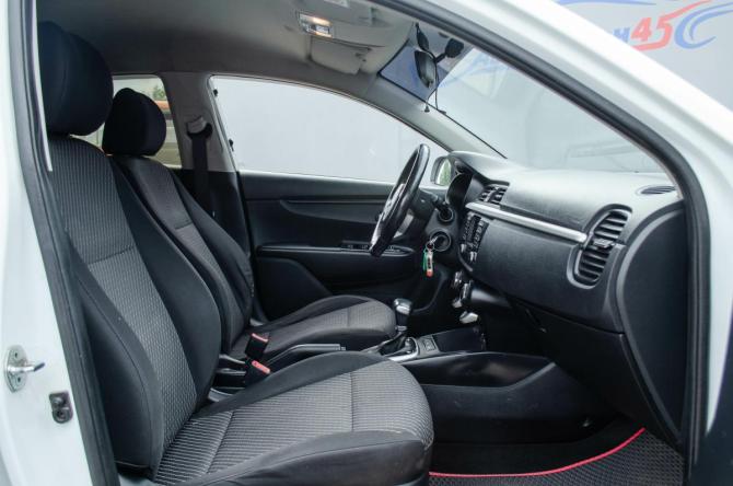 Kia Rio IV с пробегом 2018 года, цена 1 350 000 рублей, 105000 км, седан, Автокод Объявления