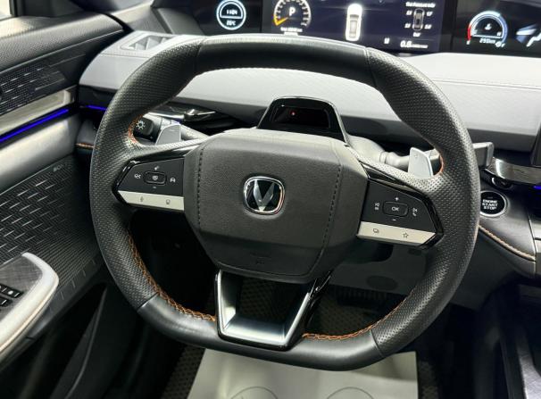 Changan UNI-V I с пробегом 2023 года, цена 2 090 000 рублей, 68044 км, лифтбек, Автокод Объявления