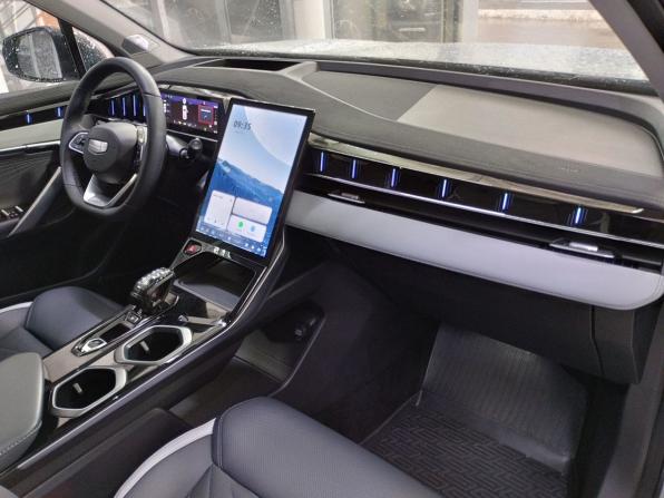 Geely Atlas II с пробегом 2024 года, цена 2 780 000 рублей, 36647 км, внедорожник, Автокод Объявления