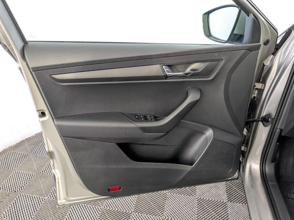 Skoda Karoq I с пробегом 2021 года, цена 2 575 000 рублей, 59380 км, внедорожник, Автокод Объявления