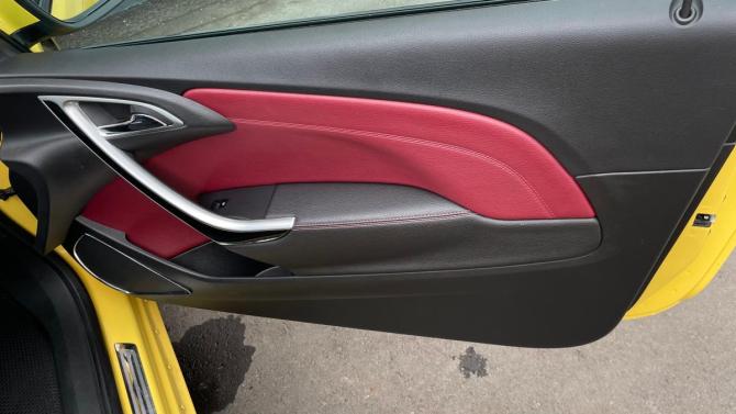 Opel Astra J Рестайлинг с пробегом 2013 года, цена 899 000 рублей, 139000 км, хэтчбек, Автокод Объявления