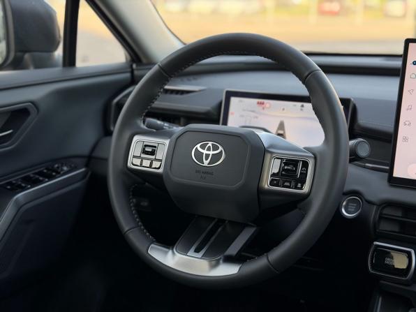 Toyota RAV4 VI (XA60) с пробегом 2026 года, цена 4 000 000 рублей, 25 км, внедорожник, Автокод Объявления