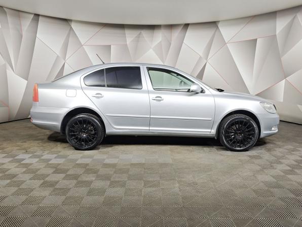 Skoda Octavia II (A5) Рестайлинг с пробегом 2011 года, цена 735 000 рублей, 214641 км, лифтбек, Автокод Объявления