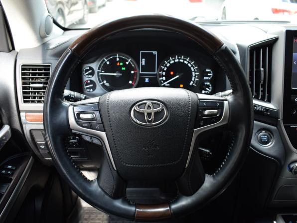 Toyota Land Cruiser 200 Series Рестайлинг 2 с пробегом 2017 года, цена 5 700 000 рублей, 78230 км, внедорожник, Автокод Объявления