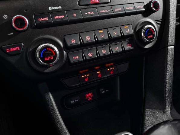 Kia Sportage IV Рестайлинг с пробегом 2019 года, цена 1 969 000 рублей, 137702 км, внедорожник, Автокод Объявления