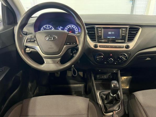 Hyundai Solaris II с пробегом 2017 года, цена 1 180 000 рублей, 105423 км, седан, Автокод Объявления