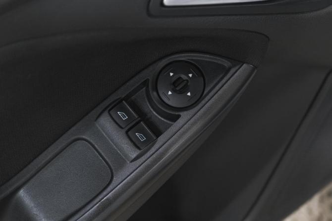 Ford Focus III Рестайлинг с пробегом 2017 года, цена 899 000 рублей, 158000 км, универсал, Автокод Объявления