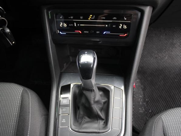 Volkswagen Tiguan II Рестайлинг с пробегом 2021 года, цена 2 430 000 рублей, 130081 км, внедорожник, Автокод Объявления