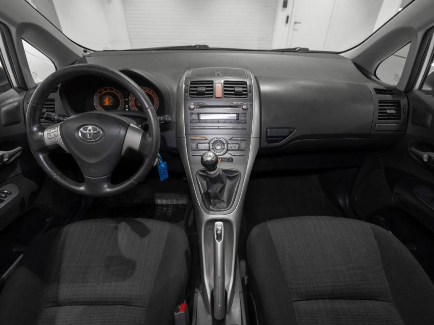 Toyota Auris I Москва  - изображение 8
