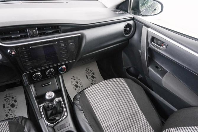 Toyota Corolla XI (E160 E170 E180) Рестайлинг 1 с пробегом 2017 года, цена 1 549 000 рублей, 104000 км, седан, Автокод Объявления