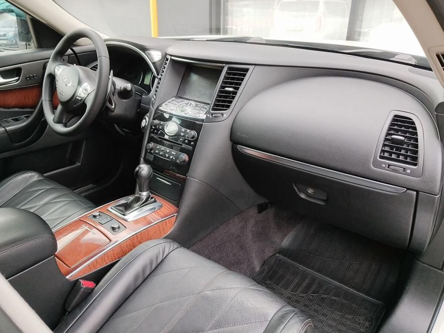 Infiniti QX70 Москва  - изображение 14
