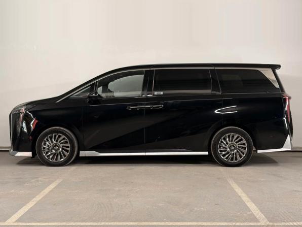 GAC M8 с пробегом 2024 года, цена 4 799 000 рублей, 17798 км, минивэн, Автокод Объявления