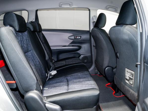 Toyota Wish II с пробегом 2010 года, цена 1 355 000 рублей, 98500 км, минивэн, Автокод Объявления