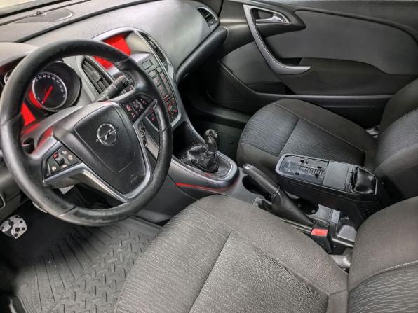Opel Astra J Рестайлинг с пробегом 2012 года, цена 670 000 рублей, 178877 км, хэтчбек, Автокод Объявления
