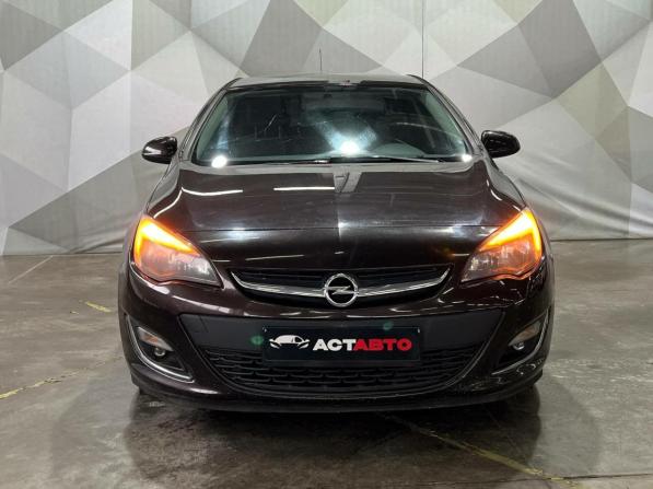 Opel Astra J Рестайлинг с пробегом 2013 года, цена 700 000 рублей, 142000 км, седан, Автокод Объявления