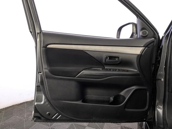 Mitsubishi Outlander III Рестайлинг 2 с пробегом 2018 года, цена 1 800 000 рублей, 156155 км, внедорожник, Автокод Объявления