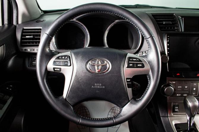 Toyota Highlander II (XU40) Рестайлинг с пробегом 2012 года, цена 2 229 000 рублей, 207000 км, внедорожник, Автокод Объявления