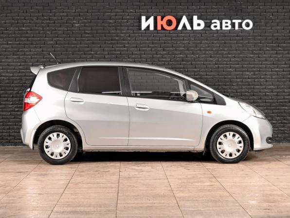 Honda Fit II с пробегом 2012 года, цена 675 000 рублей, 236415 км, хэтчбек, Автокод Объявления