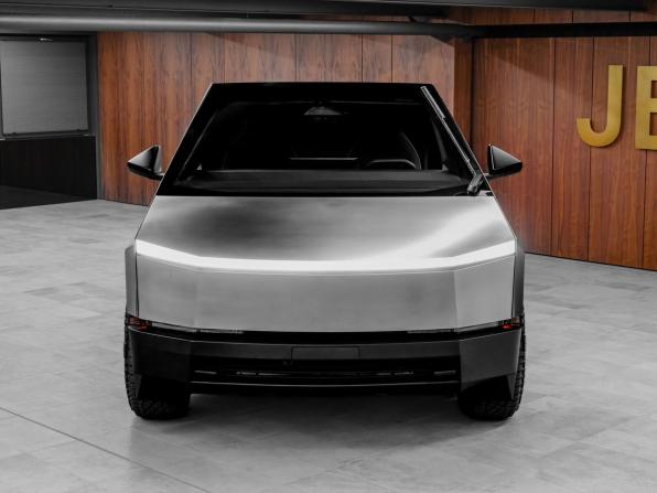 Tesla Cybertruck с пробегом 2024 года, цена 20 530 000 рублей, 140 км, пикап, Автокод Объявления