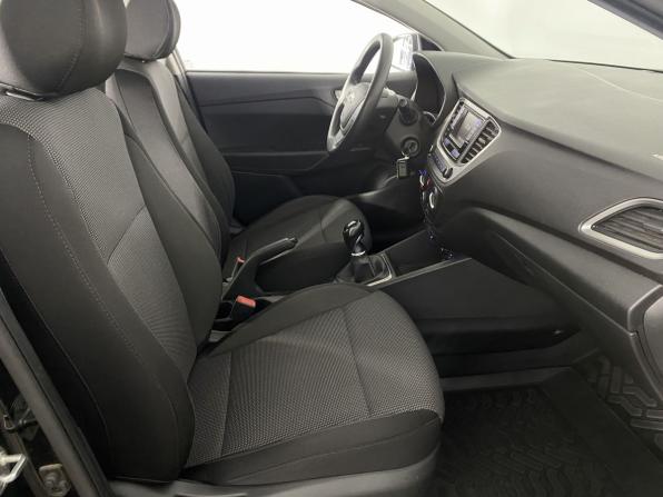 Hyundai Solaris II с пробегом 2017 года, цена 990 000 рублей, 136368 км, седан, Автокод Объявления