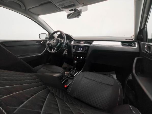 Skoda Rapid I с пробегом 2017 года, цена 976 200 рублей, 222335 км, лифтбек, Автокод Объявления