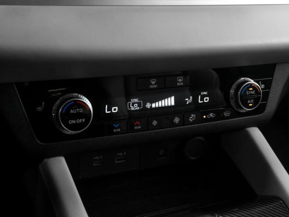 Mitsubishi Outlander IV с пробегом 2022 года, цена 4 812 000 рублей, 52528 км, внедорожник, Автокод Объявления