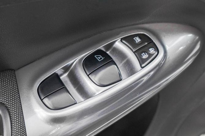Nissan Juke I с пробегом 2011 года, цена 1 099 000 рублей, 171000 км, внедорожник, Автокод Объявления