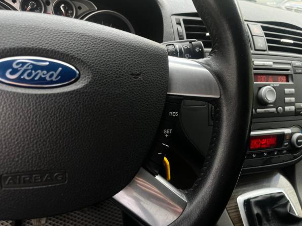 Ford C-MAX I Рестайлинг с пробегом 2009 года, цена 419 000 рублей, 300000 км, минивэн, Автокод Объявления
