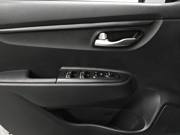 Kia Rio IV Рестайлинг с пробегом 2021 года, цена 1 603 000 рублей, 91102 км, хэтчбек, Автокод Объявления