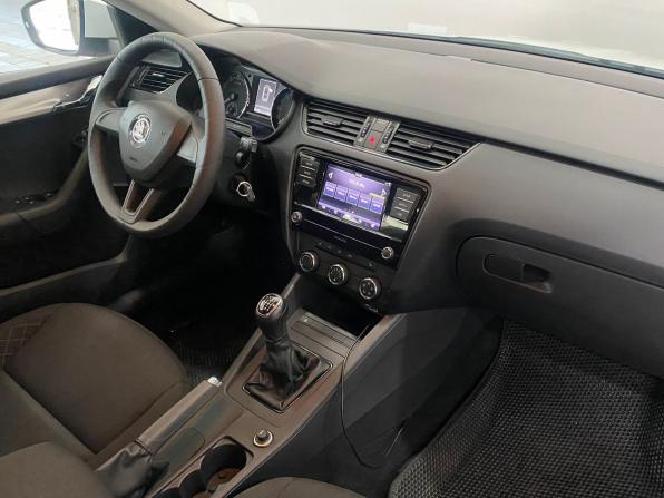 Skoda Octavia III (A7) Рестайлинг с пробегом 2019 года, цена 1 642 000 рублей, 103573 км, лифтбек, Автокод Объявления