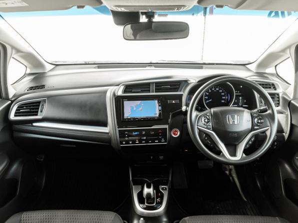 Honda Fit III Рестайлинг с пробегом 2018 года, цена 1 220 000 рублей, 132528 км, хэтчбек, Автокод Объявления