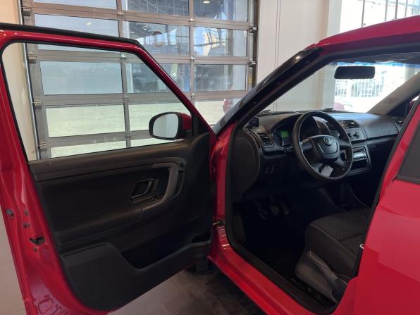 Skoda Fabia II Рестайлинг с пробегом 2011 года, цена 580 000 рублей, 133980 км, хэтчбек, Автокод Объявления