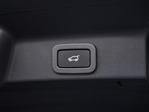 Jaguar F-Pace I с пробегом 2018 года, цена 2 849 000 рублей, 100528 км, внедорожник, Автокод Объявления