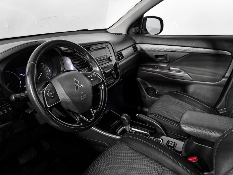 Mitsubishi Outlander III Рестайлинг 3 Санкт-Петербург  - изображение 9
