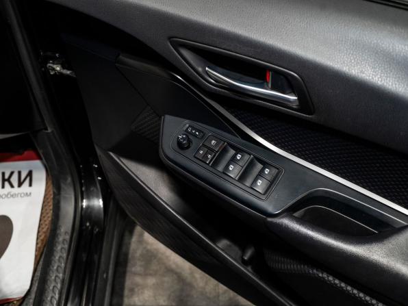 Toyota C-HR I с пробегом 2019 года, цена 1 815 000 рублей, 120710 км, внедорожник, Автокод Объявления